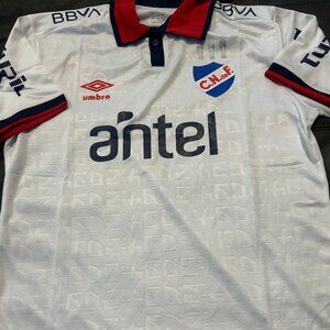 URUGUAY CLUB NACIONAL de FOOTBALL CNdeF Men's JERSEY Sz M,XL,2XL NWT by Umbro